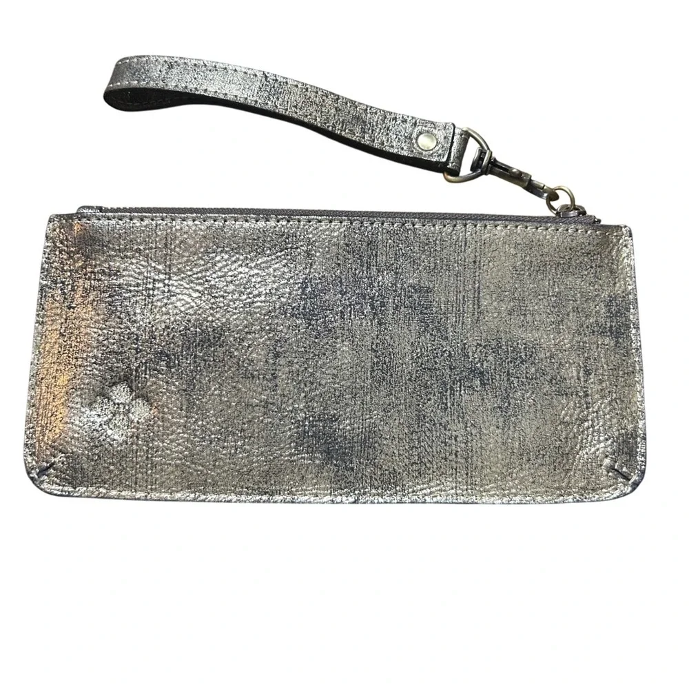 Patricia Nash‎ Cassini wristlet in metallic tooled leather Embossed Gold